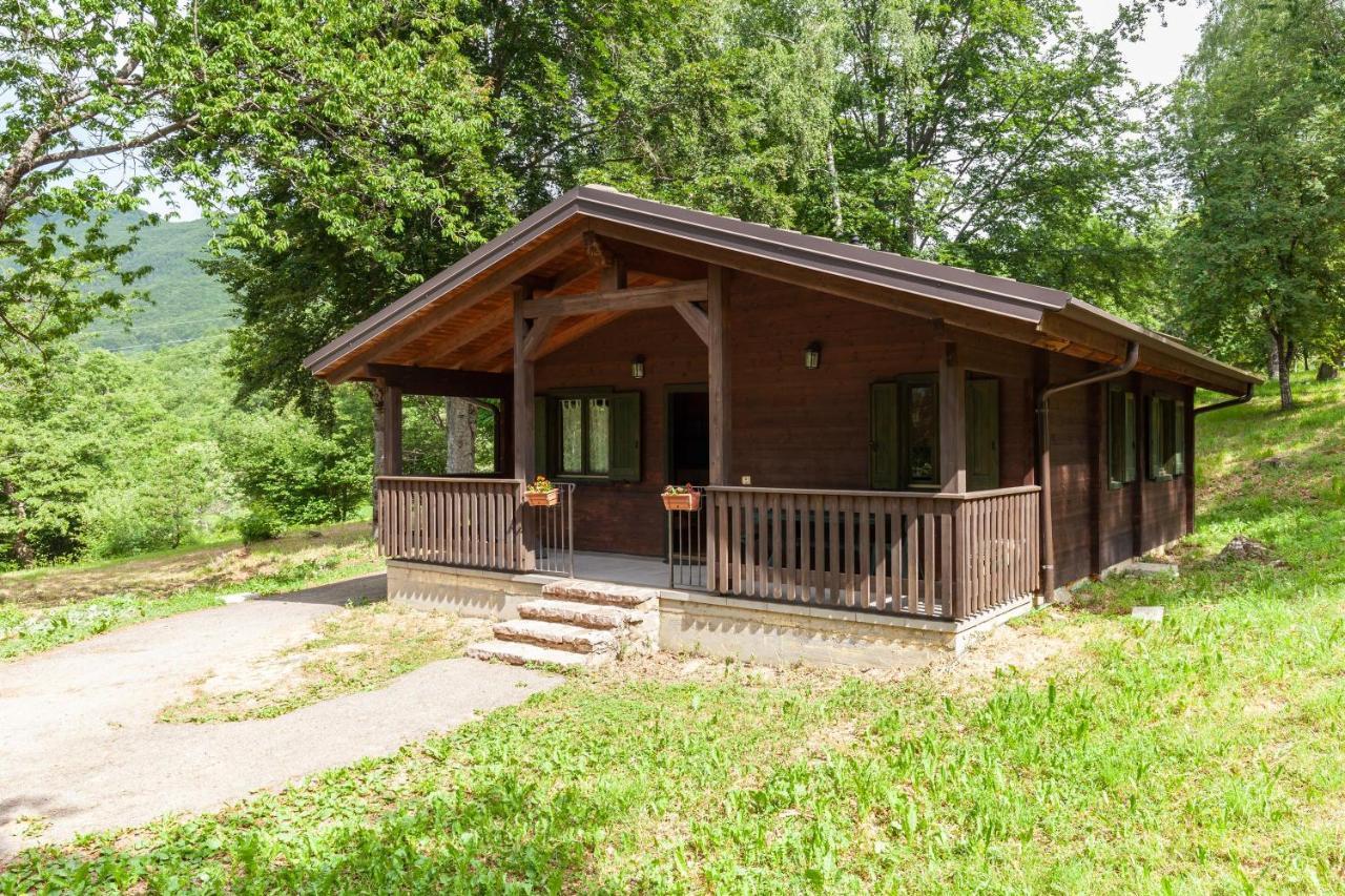 Villaggio Anemone - Chalet Anemone Capanne di Sillano Екстериор снимка